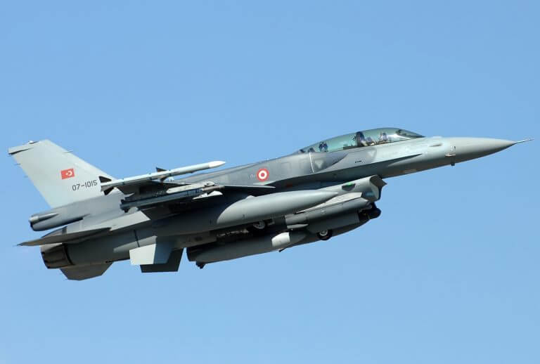 F16 fighter jet