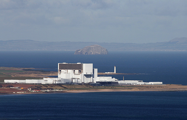 First cracks found in Torness nuclear reactor 5