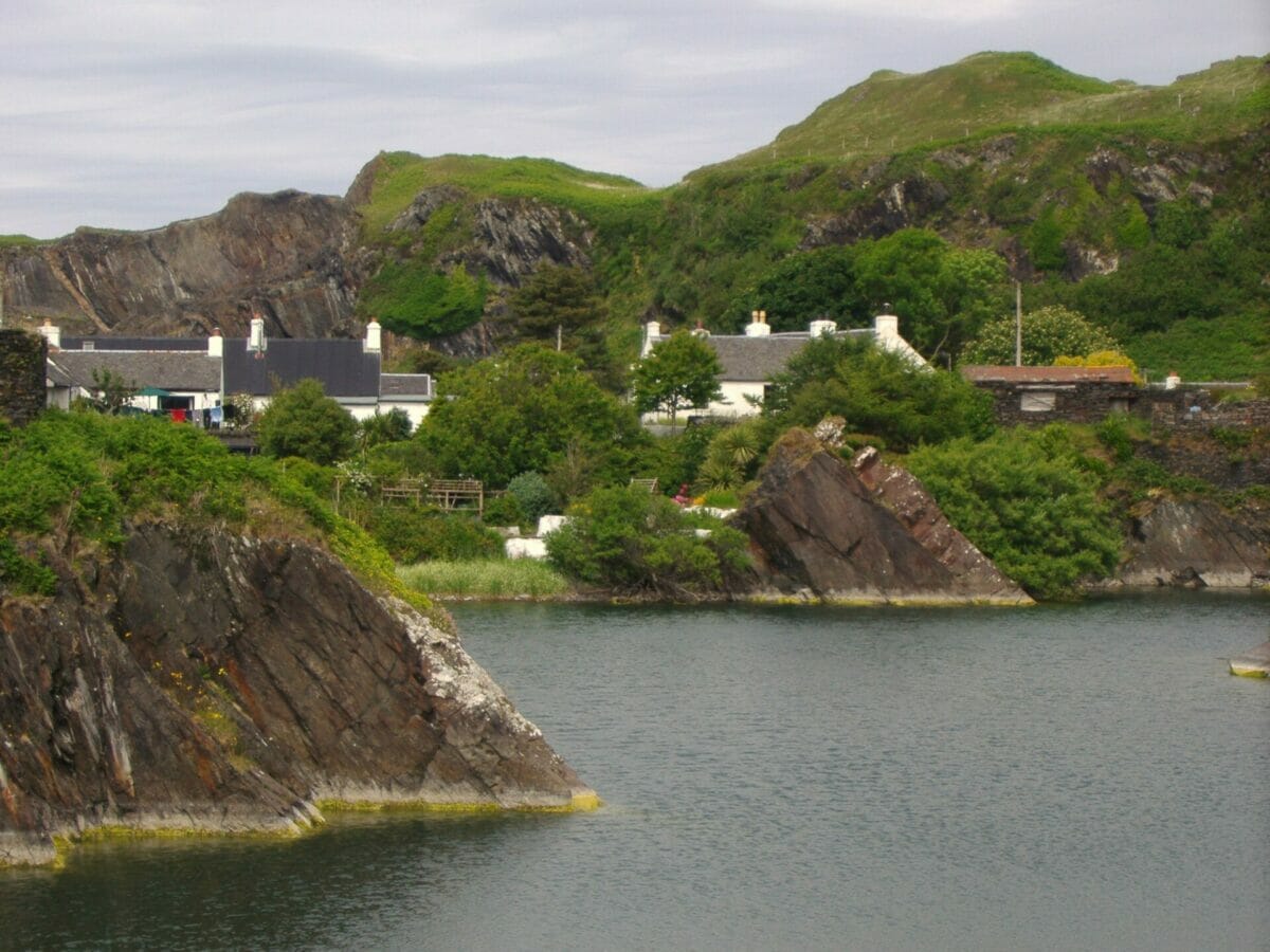 Islanders fight to stop primary school closure on Luing 2