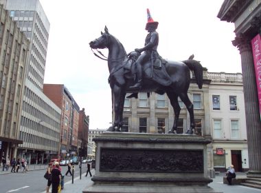 "Statue of Wellington, mounted, Glasgow - DSC06285" by Rept0n1x - Own work. Licensed under CC BY-SA 3.0 via Commons - https://commons.wikimedia.org/wiki/File:Statue_of_Wellington,_mounted,_Glasgow_-_DSC06285.JPG#/media/File:Statue_of_Wellington,_mounted,_Glasgow_-_DSC06285.JPG