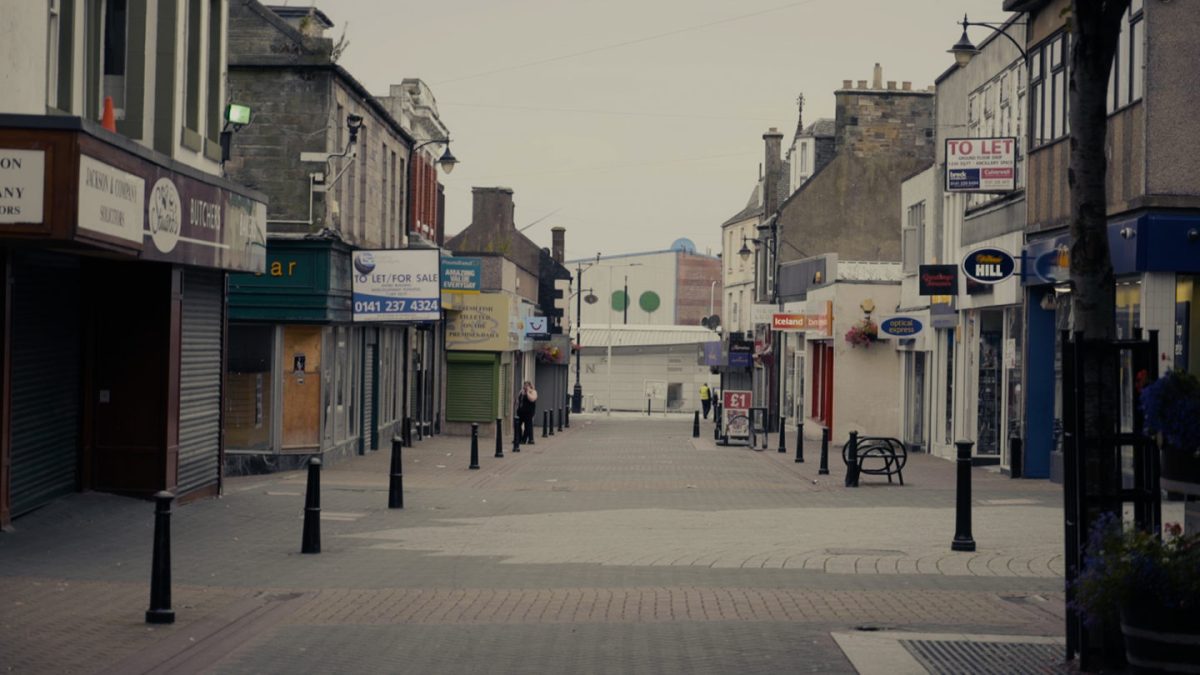 Child-Poverty-6-Leven-high-Street