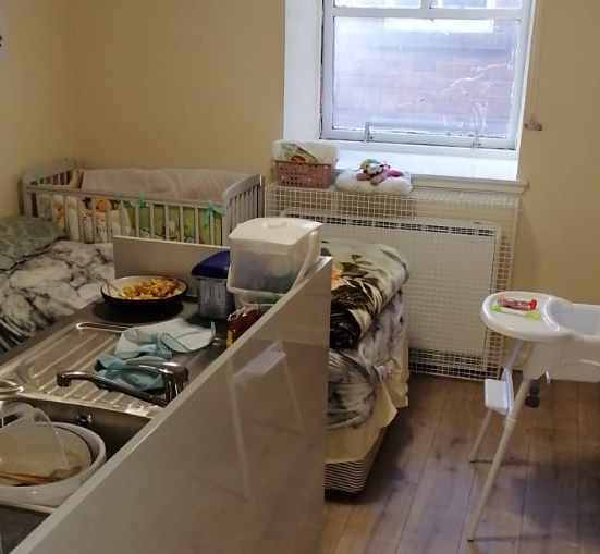 Concerns raised over 'cramped and stressful' asylum unit for mothers and babies 1