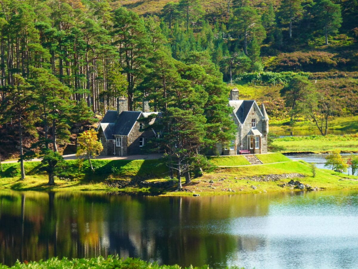 Facts and Secrets of Glen Affric in Scotland